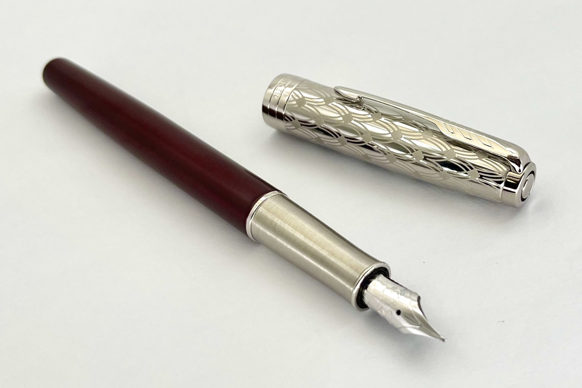 ParkerSonnetPremiumMetalRedCTFountainPen_E